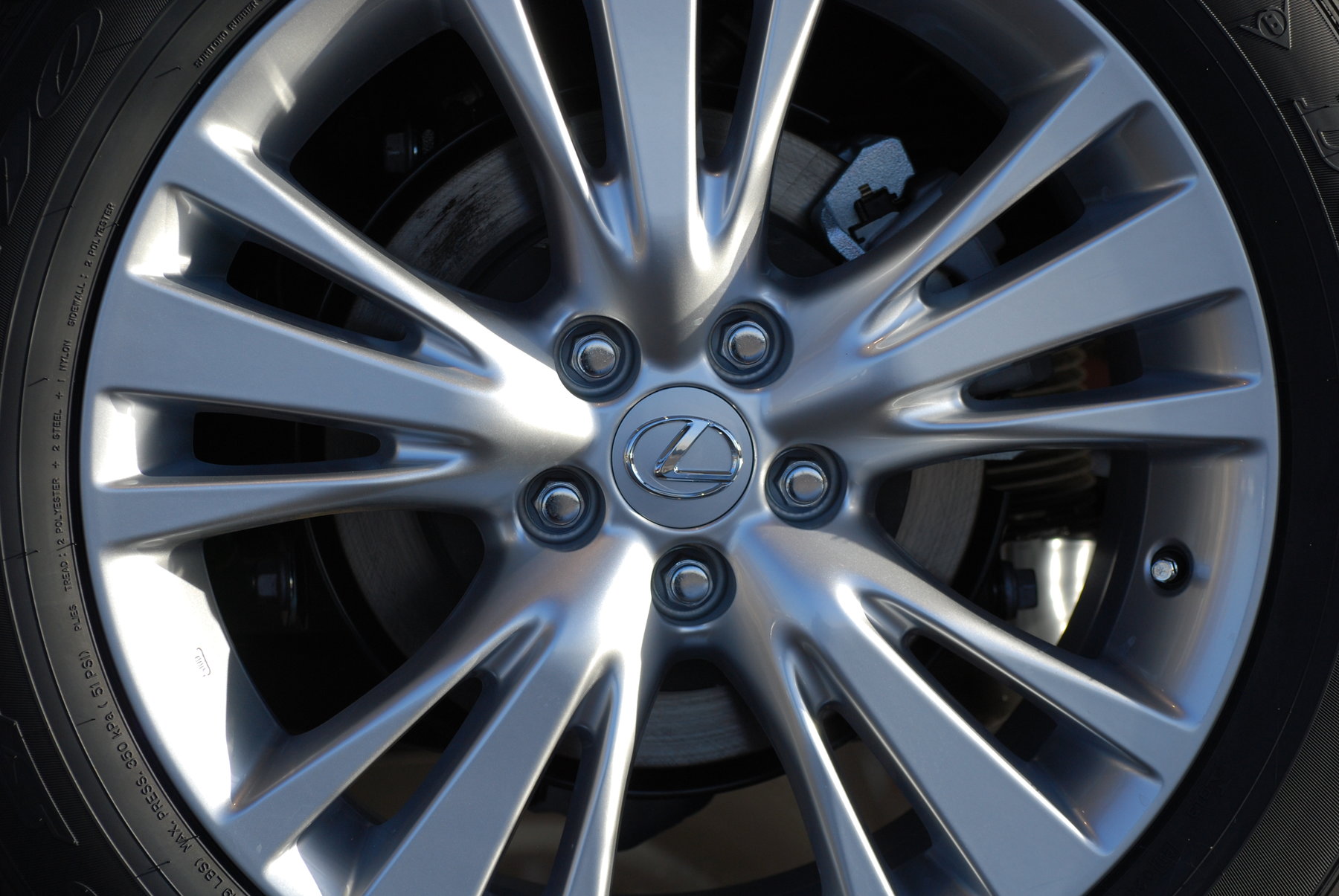 Galería Lexus pone en marcha el Servicio Integral de Neumáticos