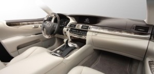 Lexus LS600h interior blanco