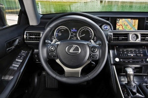 Lexus IS 300h volante