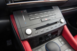 Lexus RC F interior rojo