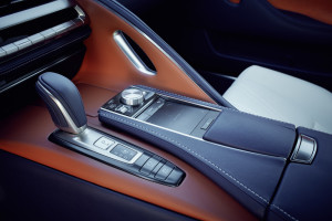 Lexus LC500h 2016 interior