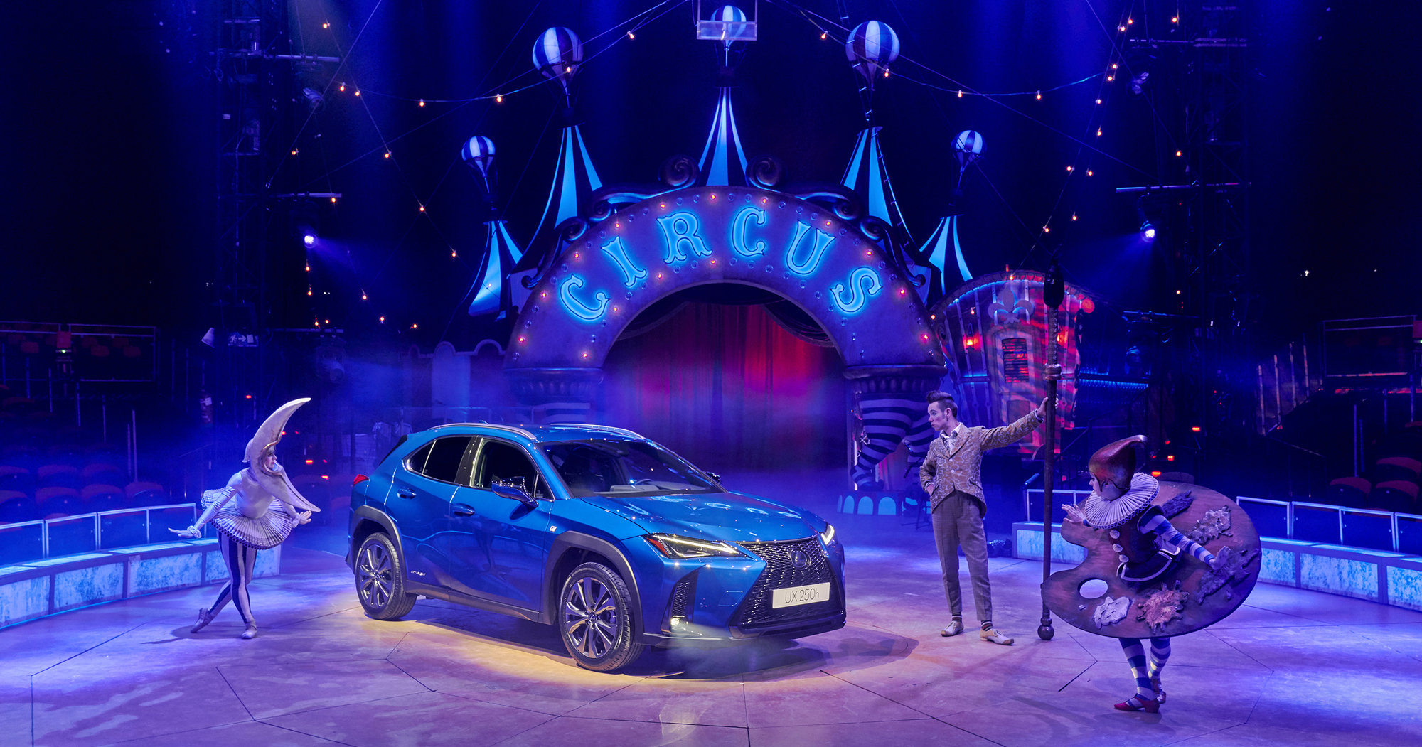 Galería: El nuevo Lexus UX 250h Híbrido protagonista en Circlassica, el circo mágico de la Navidad