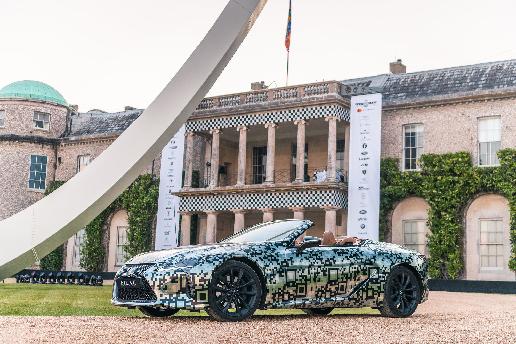 Lexus presenta el prototipo LC descapotable en el Goodwood Festival of Speed